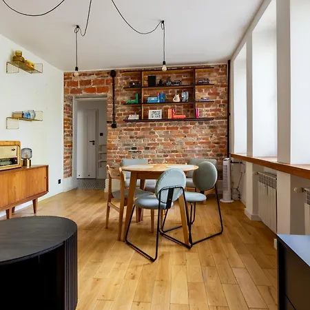 Retro Lounge Loft By Bookinghost * غدينيا
